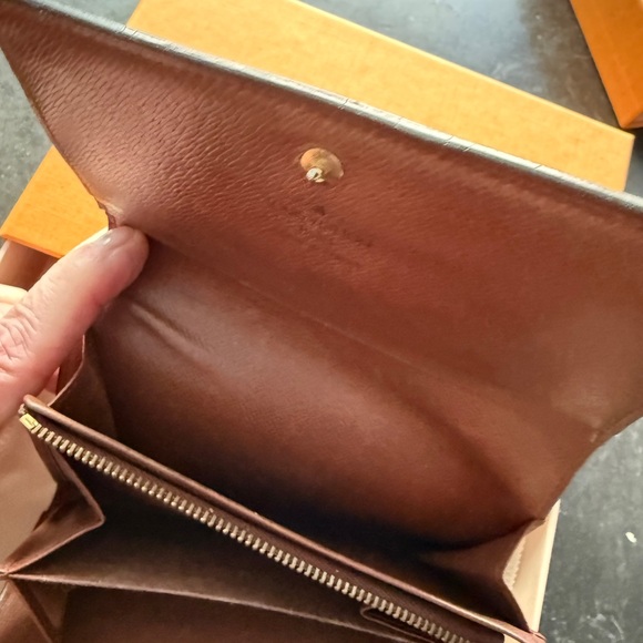 DISCOUNTED! This great condition Louis Vuitton Wallet, box and dust cover! - Picture 3 of 8